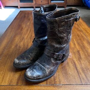 Frye Veronica Crackled Distressed Boots / Chocolate Brown / Size 10